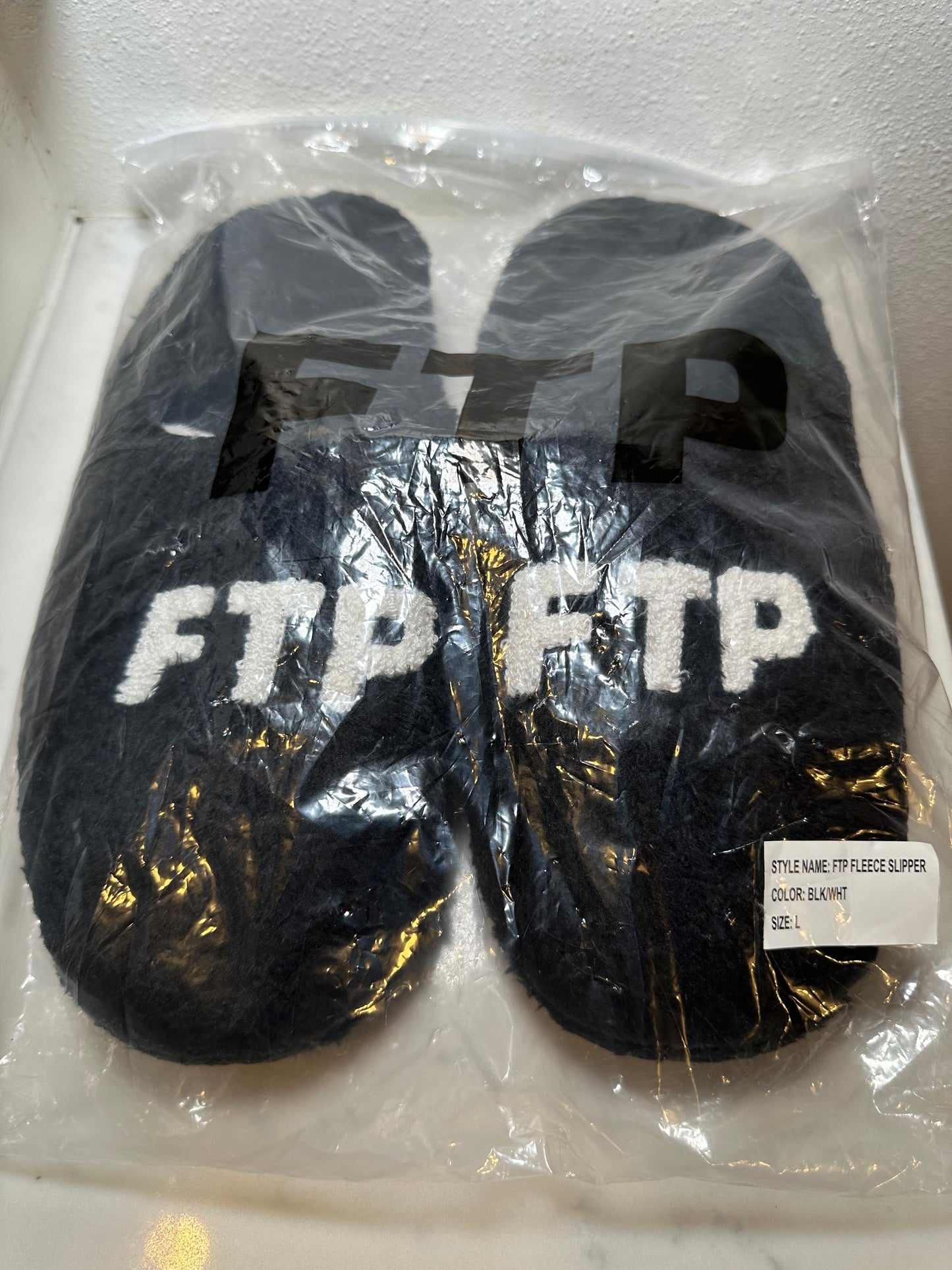 FTP Fleece Logo Slippers (11-12)