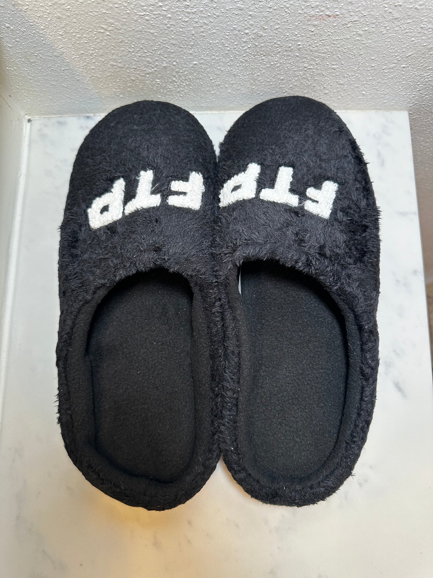 FTP Fleece Logo Slippers (11-12)