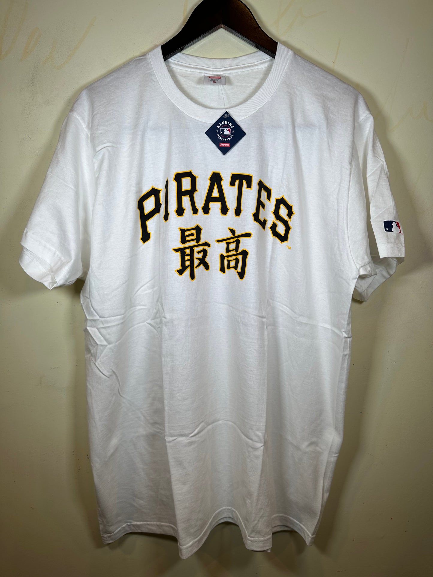 Supreme Pittsburgh Pirates Kanji MLB Teams Tee (XL)