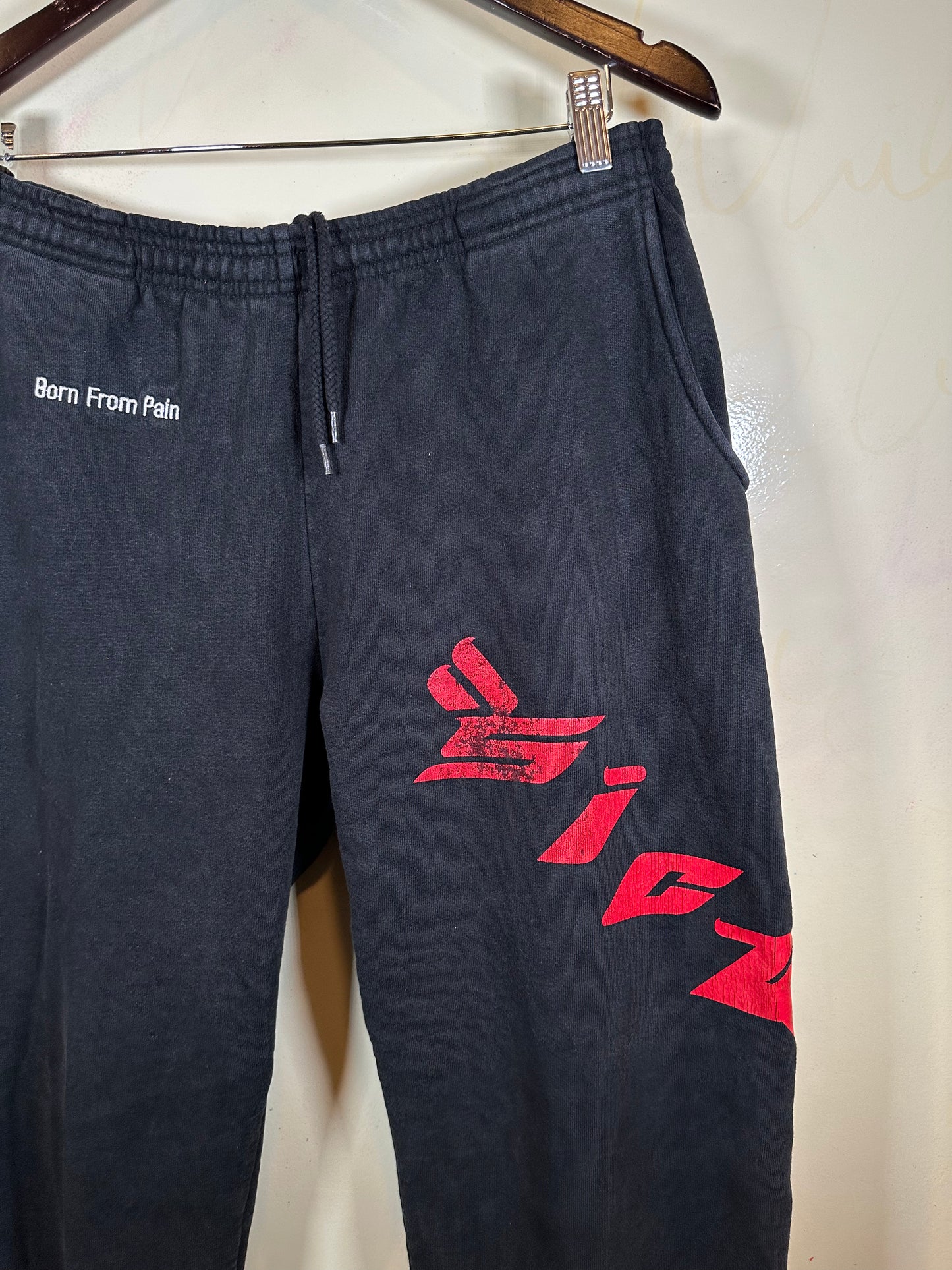 Sicko Born From Pain Sweatpants (L)