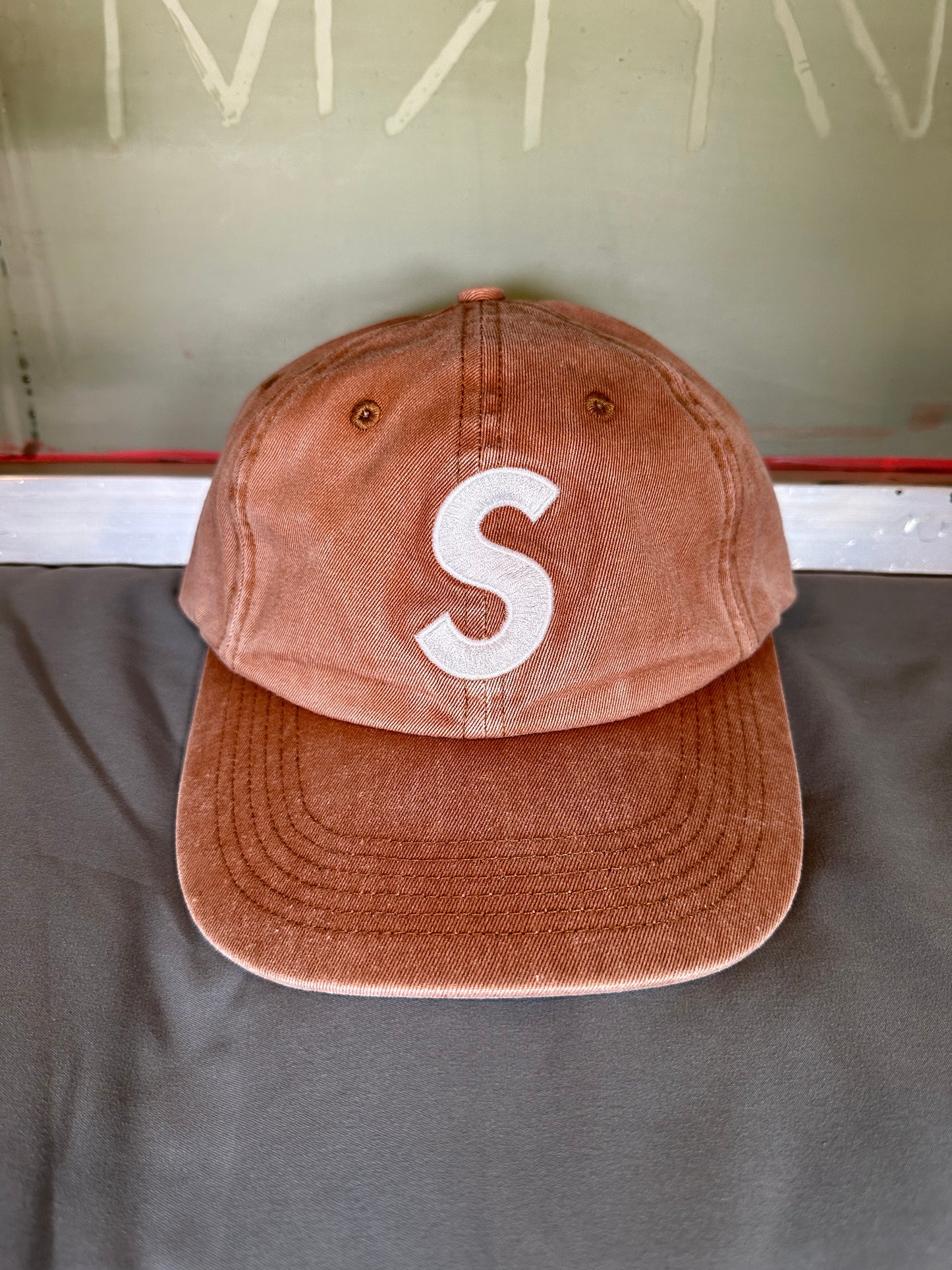 Supreme Pigment Print S logo 6-Panel