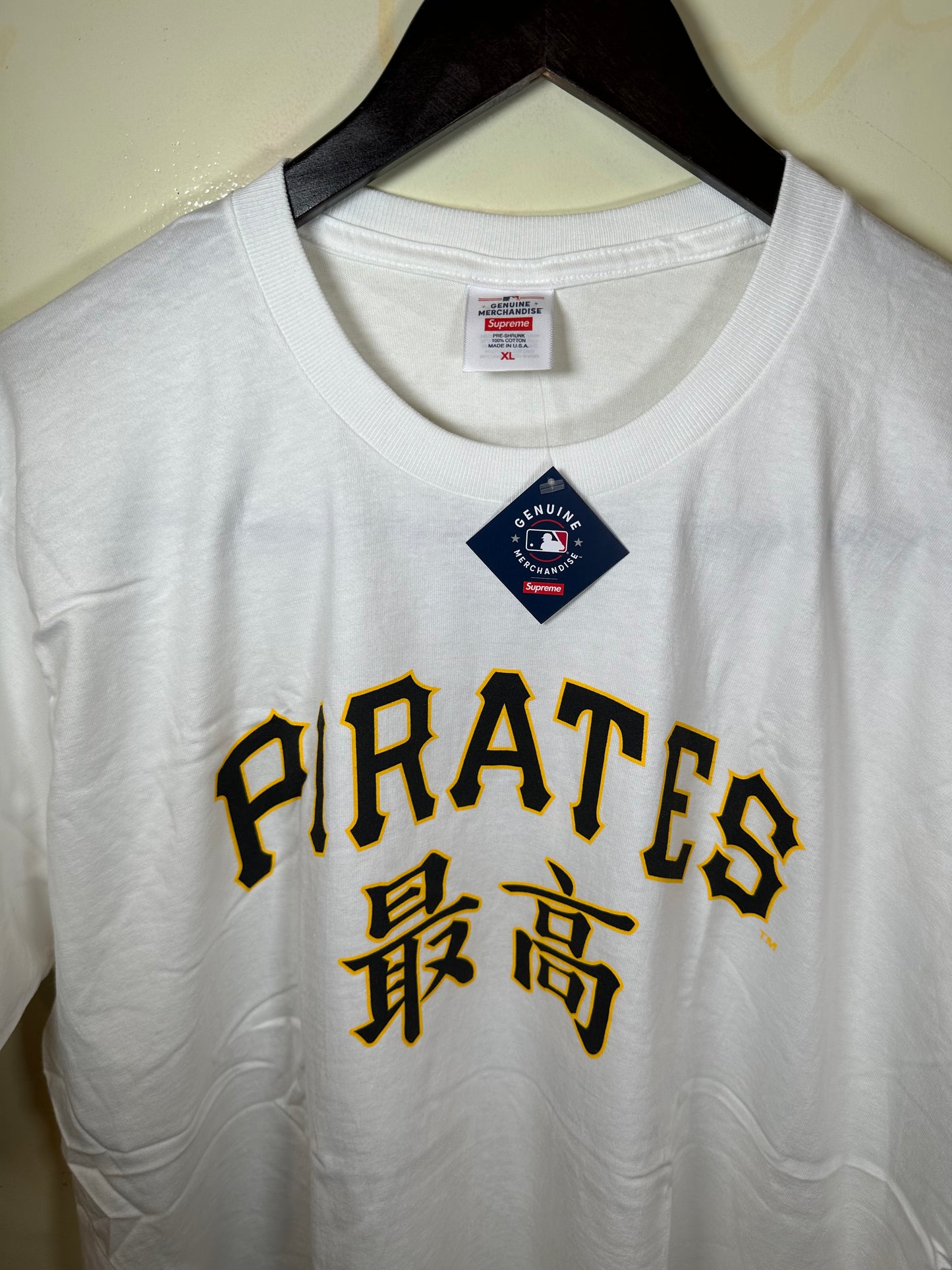 Supreme Pittsburgh Pirates Kanji MLB Teams Tee (XL)