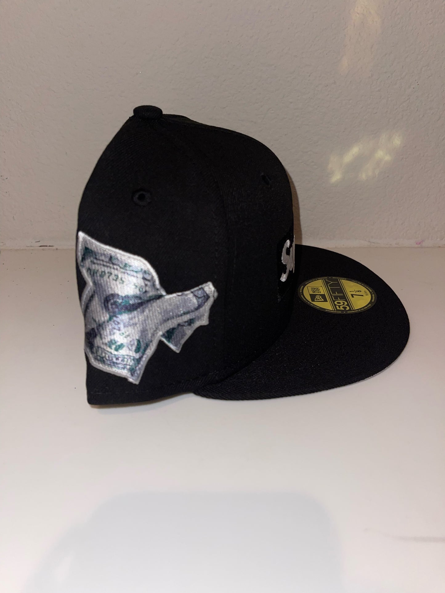 Supreme Money Box Logo New Era (7 1/8)